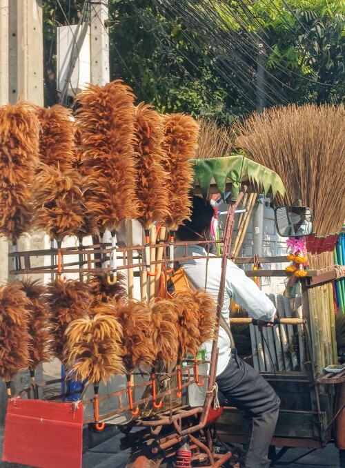 One interesting participant of Bangkok's traffic jams is the "Brushman" - a throwback to a past era.